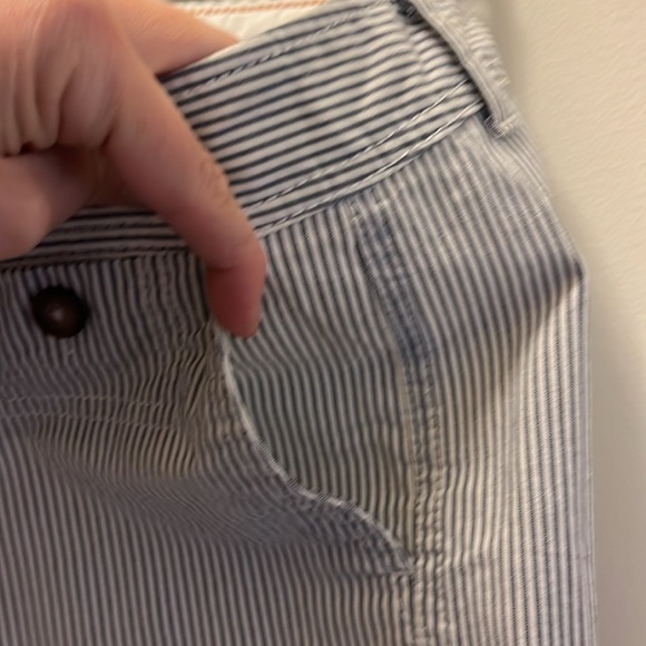 Dockers Striped navy and White striped Bermuda shorts size 8 - Picture 6 of 9